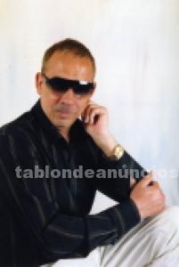 Busco empleo asesor comercial