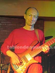 Clases de bajo electrico : tecnica-lectura-armonia-improvisacion-estilos