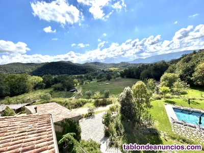 Profesional de limpieza para alojamiento rural en Girona